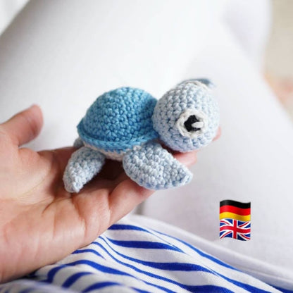 Crochet pattern little turtle (German, English)