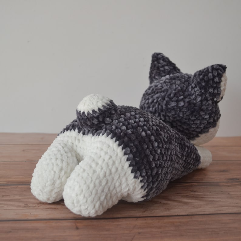 Crochet dog pattern : Little Archer the Husky puppy