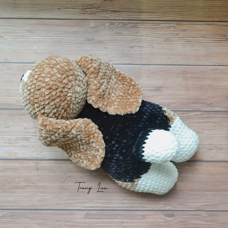 Crochet dog pattern : Little Bailey the Beagle puppy